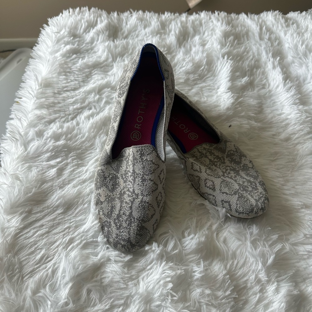 Rothy’s Loafers Snakeskin Grey / White with Pink Insoles and bonus insoles 11.5